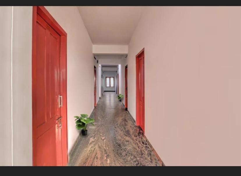 Ss Kkp Tourist Home Thiruvananthapuram Zewnętrze zdjęcie